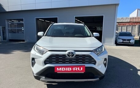 Toyota RAV4, 2020 год, 3 175 000 рублей, 2 фотография