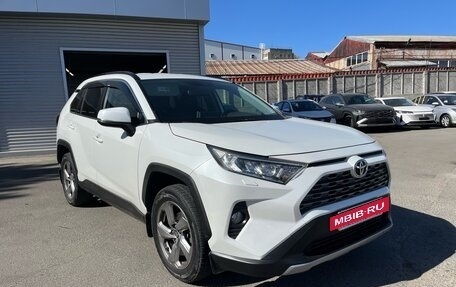 Toyota RAV4, 2020 год, 3 175 000 рублей, 3 фотография