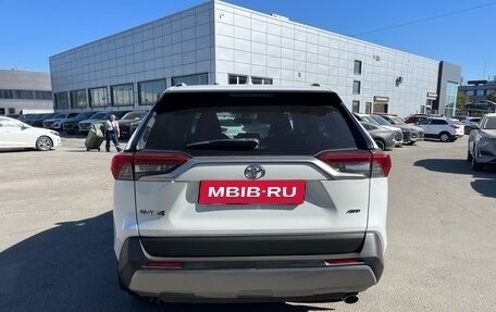 Toyota RAV4, 2020 год, 3 175 000 рублей, 5 фотография