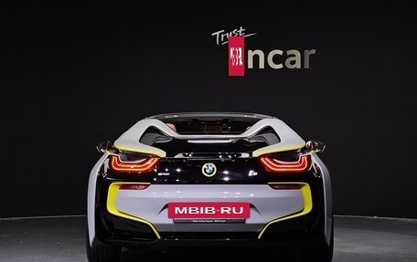 BMW i8 I рестайлинг, 2019 год, 8 800 000 рублей, 4 фотография