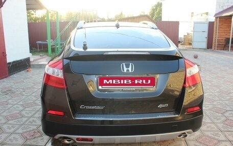 Honda Crosstour I рестайлинг, 2014 год, 2 100 000 рублей, 3 фотография