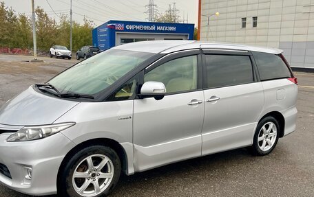 Toyota Estima III рестайлинг -2, 2012 год, 2 350 000 рублей, 2 фотография