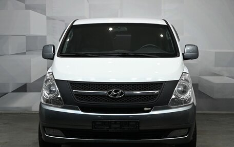 Hyundai Grand Starex Grand Starex I рестайлинг 2, 2012 год, 2 000 000 рублей, 2 фотография