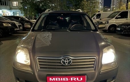 Toyota Avensis III рестайлинг, 2005 год, 1 250 000 рублей, 1 фотография