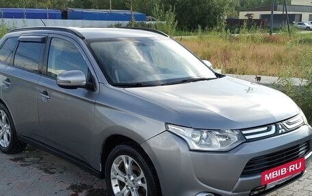 Mitsubishi Outlander III рестайлинг 3, 2012 год, 1 690 000 рублей, 3 фотография