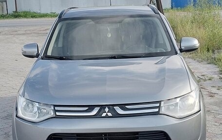 Mitsubishi Outlander III рестайлинг 3, 2012 год, 1 690 000 рублей, 6 фотография