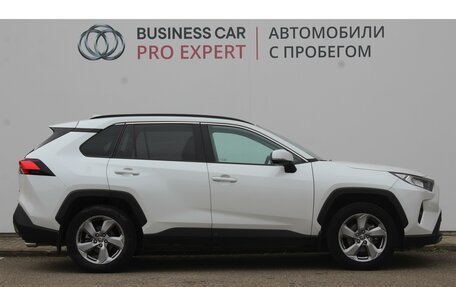 Toyota RAV4, 2019 год, 3 300 000 рублей, 6 фотография