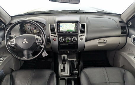 Mitsubishi Pajero Sport II рестайлинг, 2013 год, 2 250 000 рублей, 25 фотография