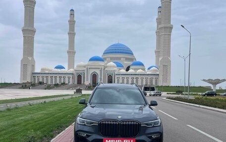 BMW X7, 2021 год, 15 000 000 рублей, 20 фотография