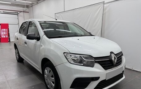 Renault Logan II, 2018 год, 650 000 рублей, 3 фотография