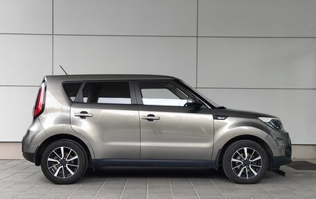 KIA Soul II рестайлинг, 2018 год, 1 850 000 рублей, 10 фотография