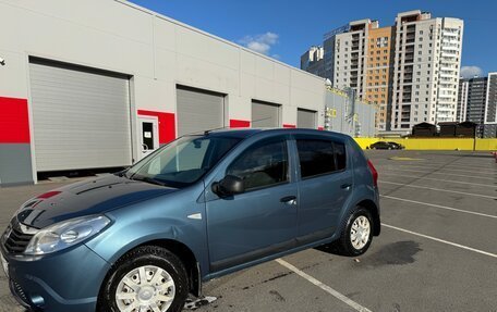 Renault Sandero I, 2013 год, 850 000 рублей, 2 фотография