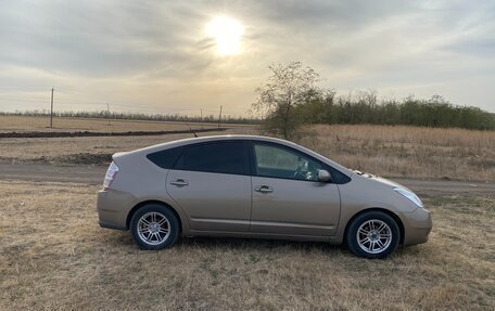 Toyota Prius, 2006 год, 960 000 рублей, 3 фотография