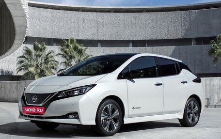 Nissan Leaf II, 2018 год, 1 800 000 рублей, 1 фотография