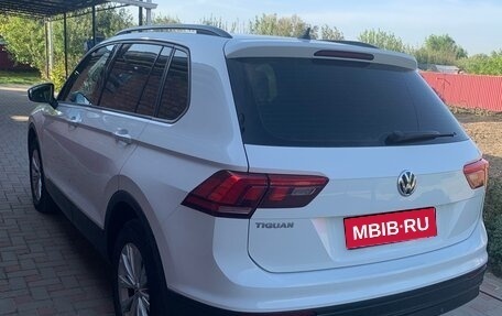 Volkswagen Tiguan II, 2018 год, 2 650 000 рублей, 1 фотография