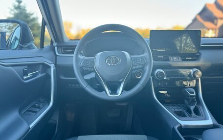 Toyota RAV4, 2024 год, 4 199 000 рублей, 18 фотография