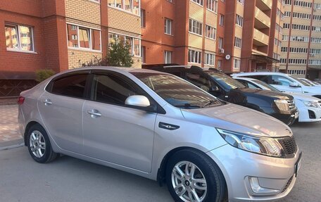 KIA Rio III рестайлинг, 2013 год, 800 000 рублей, 4 фотография