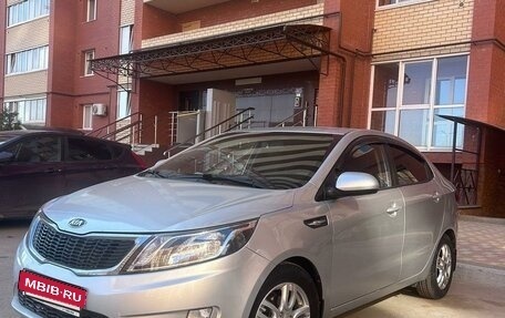 KIA Rio III рестайлинг, 2013 год, 800 000 рублей, 2 фотография