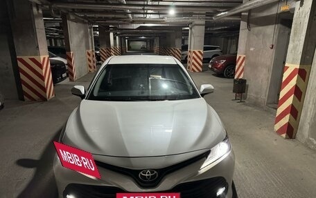 Toyota Camry, 2018 год, 2 650 000 рублей, 6 фотография