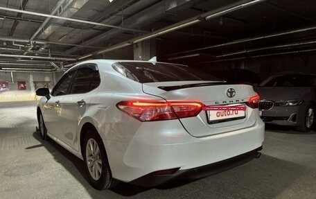 Toyota Camry, 2018 год, 2 650 000 рублей, 12 фотография