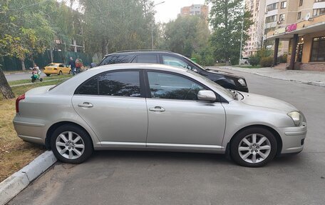 Toyota Avensis III рестайлинг, 2008 год, 1 000 000 рублей, 2 фотография