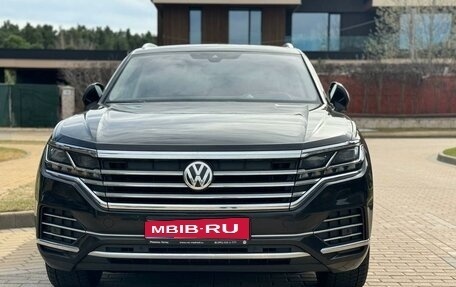 Volkswagen Touareg III, 2019 год, 4 750 000 рублей, 1 фотография