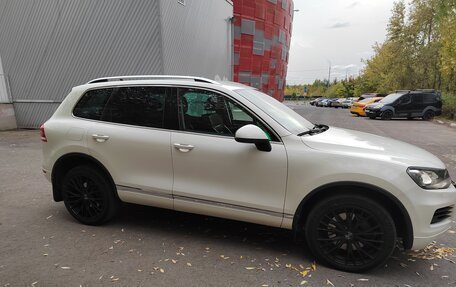 Volkswagen Touareg III, 2011 год, 2 400 000 рублей, 2 фотография