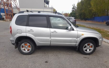 Chevrolet Niva I рестайлинг, 2010 год, 485 000 рублей, 3 фотография