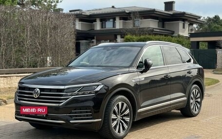 Volkswagen Touareg III, 2019 год, 4 750 000 рублей, 8 фотография