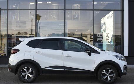 Renault Kaptur I рестайлинг, 2020 год, 1 800 000 рублей, 4 фотография