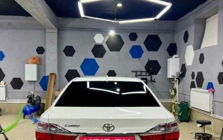 Toyota Camry, 2017 год, 2 650 000 рублей, 6 фотография