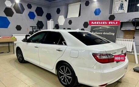 Toyota Camry, 2017 год, 2 650 000 рублей, 5 фотография