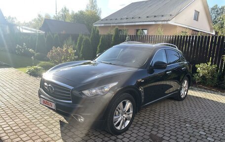 Infiniti QX70, 2014 год, 2 500 000 рублей, 2 фотография