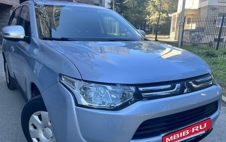 Mitsubishi Outlander III рестайлинг 3, 2012 год, 1 220 000 рублей, 4 фотография