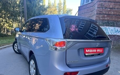 Mitsubishi Outlander III рестайлинг 3, 2012 год, 1 220 000 рублей, 6 фотография