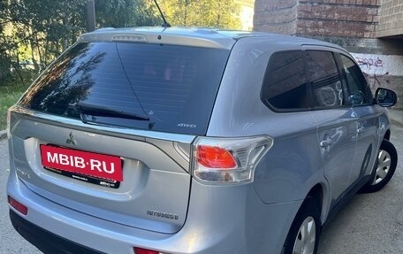 Mitsubishi Outlander III рестайлинг 3, 2012 год, 1 220 000 рублей, 2 фотография