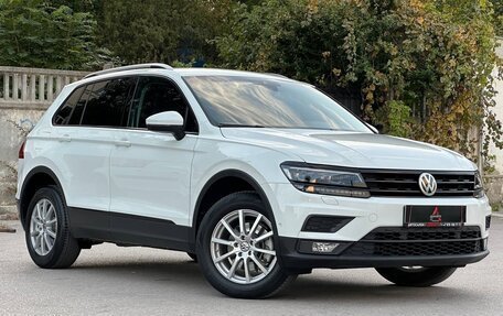 Volkswagen Tiguan II, 2019 год, 3 297 000 рублей, 1 фотография