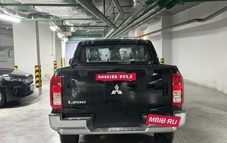 Mitsubishi L200, 2024 год, 4 800 000 рублей, 7 фотография