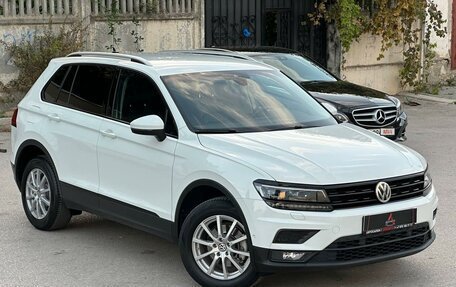 Volkswagen Tiguan II, 2019 год, 3 297 000 рублей, 3 фотография