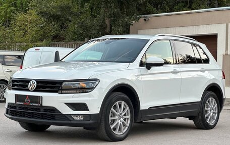 Volkswagen Tiguan II, 2019 год, 3 297 000 рублей, 24 фотография