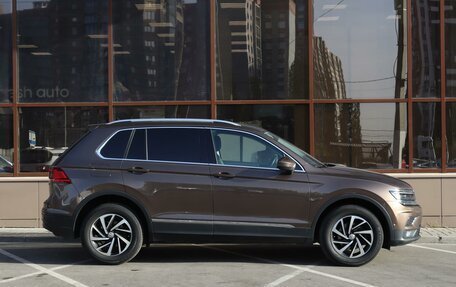 Volkswagen Tiguan II, 2018 год, 2 399 000 рублей, 5 фотография