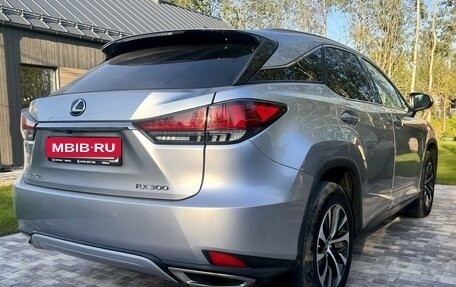 Lexus RX IV рестайлинг, 2021 год, 6 200 000 рублей, 4 фотография