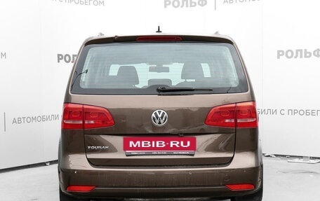 Volkswagen Touran III, 2012 год, 898 000 рублей, 6 фотография