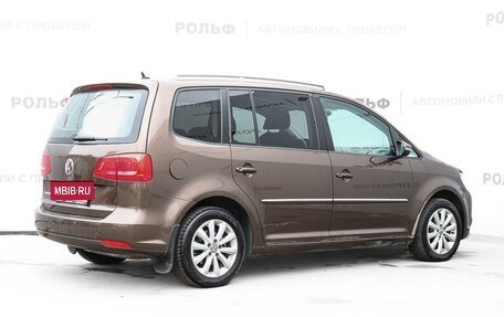 Volkswagen Touran III, 2012 год, 898 000 рублей, 5 фотография