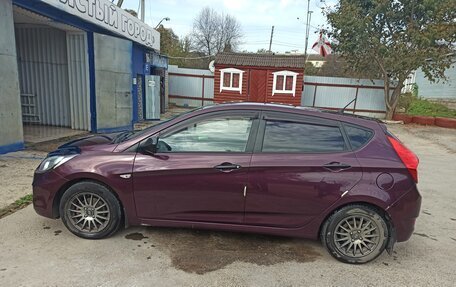 Hyundai Solaris II рестайлинг, 2011 год, 850 000 рублей, 5 фотография