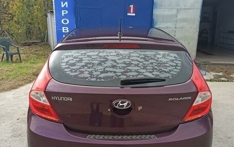 Hyundai Solaris II рестайлинг, 2011 год, 850 000 рублей, 4 фотография