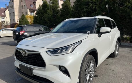 Toyota Highlander, 2024 год, 6 400 000 рублей, 3 фотография