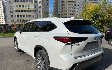 Toyota Highlander, 2024 год, 6 400 000 рублей, 7 фотография