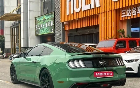 Ford Mustang VI рестайлинг, 2018 год, 2 400 800 рублей, 6 фотография