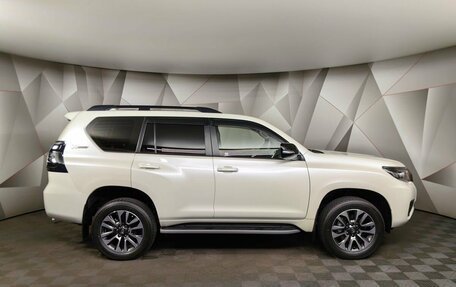 Toyota Land Cruiser Prado 150 рестайлинг 2, 2022 год, 7 287 950 рублей, 6 фотография